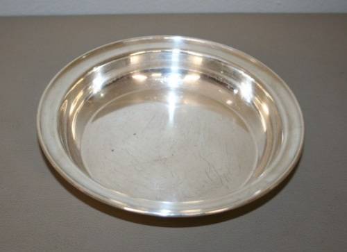 A STUNNING VINTAGE DOME "LIDDED" SILVER PLATED BUTTER DISH IN WONDERFUL CONDITION