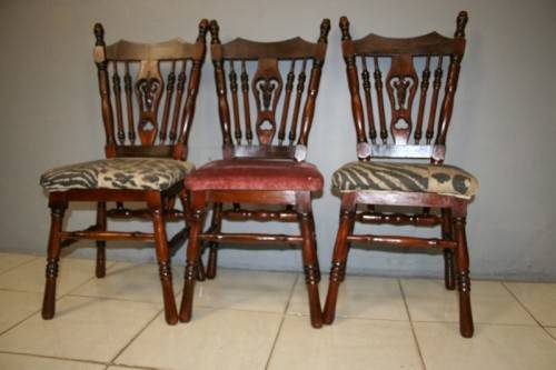 3x Wonderful dining/ occasional chairs w/ carved detailing in great condition - bid/chair - RS17Sale