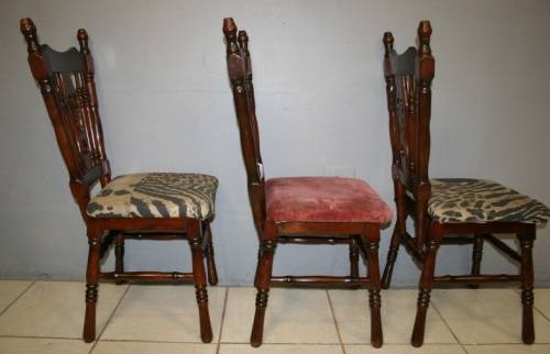3x Wonderful dining/ occasional chairs w/ carved detailing in great condition - bid/chair - RS17Sale