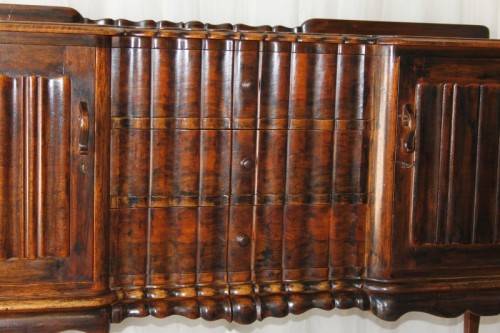 A MAGNIFICENT ANTIQUE STINKWOOD DOUBLE CUPBOARD 3-DRAWER DINING BUFFET SIDE SERVER