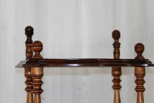 A STUNNING TALL VINTAGE FOUR-TIER "WHATNOT" DISPLAY SHELF IN GREAT CONDITION