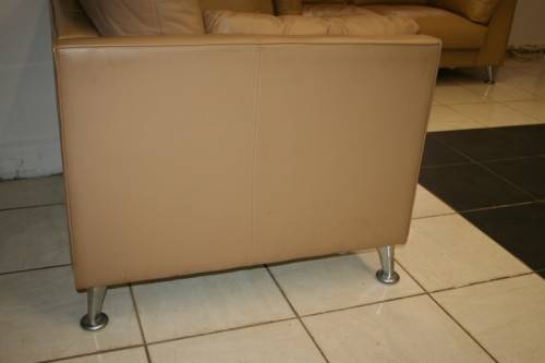 2x SUPERB X-LARGE MODERN STYLED SAND BEIGE GENUINE LEATHER COUCHES IN EXCELLENT CONDITION bid/couch