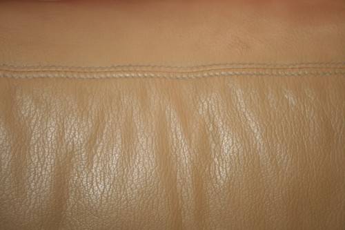 2x SUPERB X-LARGE MODERN STYLED SAND BEIGE GENUINE LEATHER COUCHES IN EXCELLENT CONDITION bid/couch