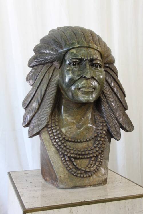 A MAGNIFICENT & UNIQUE HUGE HAND CARVED NATIVE AMERICAN INDIAN CHIEF GREEN OPAL STONE BUST SCULPTURE