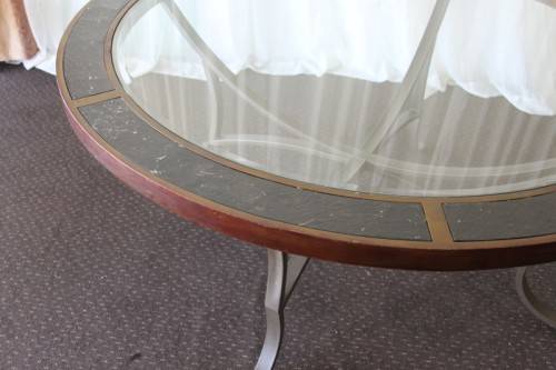 A SPECTACULAR (LARGE) ROUND 6-SEATER PATIO TABLE WITH A BEVELED GLASS TOP AND AMAZING DETAILING