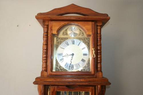 A MAGNIFICENT VINTAGE GERMAN MADE "TEMPUS FUGIT" GRANDFATHER CLOCK WITH A WESTMINSTER CHIME