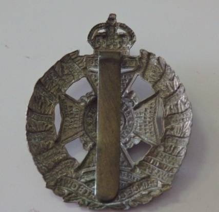 A SUPERB RARE BRITISH WWI RIFLE BRIGADE "PRINCE CONSORT'S OWN" CAP BADGE