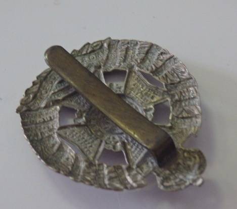 A SUPERB RARE BRITISH WWI RIFLE BRIGADE "PRINCE CONSORT'S OWN" CAP BADGE