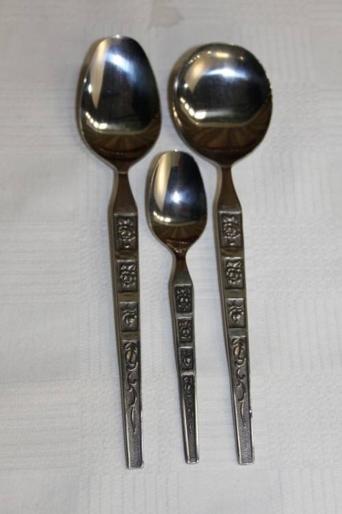 A MAGNIFICENT COMPLETE STAINLESS STEEL (12 SETTING) 112 PIECE CUTLERY SET IN ITS ORIGINAL CADDIE