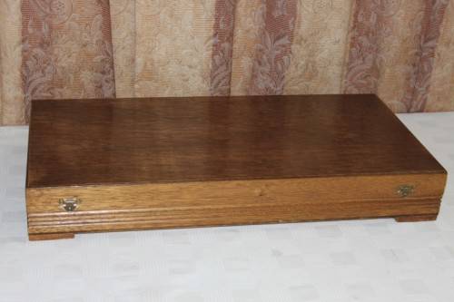 A MAGNIFICENT COMPLETE STAINLESS STEEL (12 SETTING) 112 PIECE CUTLERY SET IN ITS ORIGINAL CADDIE