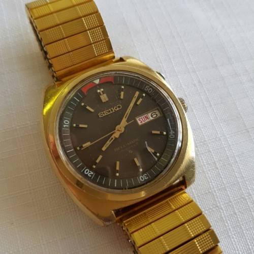 A STUNNING VINTAGE GOLD PLATED SEIKO AUTOMATIC "BELL-MATIC" (MODEL 4006-6031) GENTS WRIST WATCH