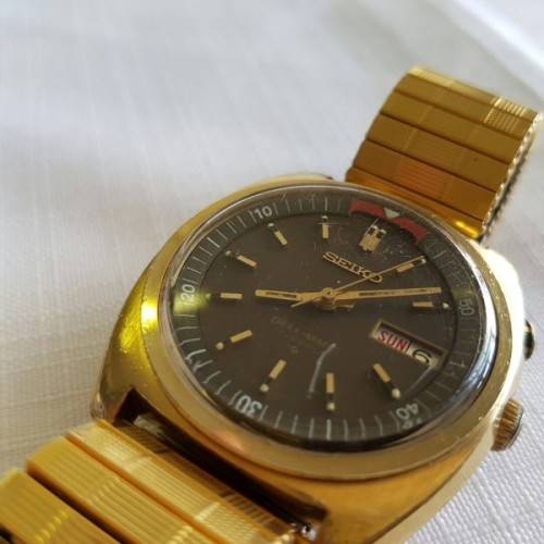 A STUNNING VINTAGE GOLD PLATED SEIKO AUTOMATIC "BELL-MATIC" (MODEL 4006-6031) GENTS WRIST WATCH