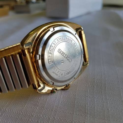 A STUNNING VINTAGE GOLD PLATED SEIKO AUTOMATIC "BELL-MATIC" (MODEL 4006-6031) GENTS WRIST WATCH