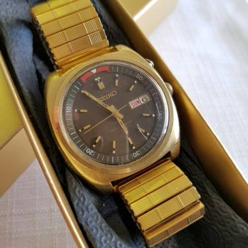 A STUNNING VINTAGE GOLD PLATED SEIKO AUTOMATIC "BELL-MATIC" (MODEL 4006-6031) GENTS WRIST WATCH