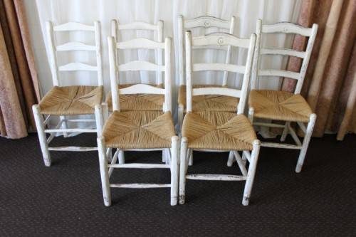 A FANTASTIC COLLECTION OF 60x WHITEWASHED WOODEN CAFE DINING CHAIRS WITH WICKER SEATS price/chair
