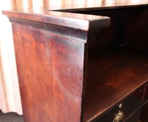 AN INCREDIBLE MOBILE BAR/ DRINKS CABINET/ PODIUM ON CASTORS IN GREAT CONDITION!!!!
