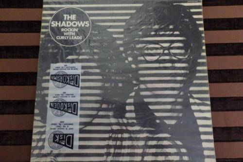 A SUPERB THE SHADOWS "ROCKIN' WITH CURLY LEADS" (1973) VINYL IN SUPERB CONDITION