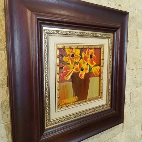 A SPECTACULARLY FRAMED ORIGINAL SIGNED LYNETTE BARNARD OIL PAINTING WITH BOLD STRIKING COLOURS