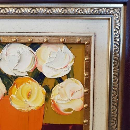 AN EXQUISITELY FRAMED ORIGINAL SIGNED LYNETTE BARNARD OIL PAINTING WITH BOLD STRIKING COLOURS