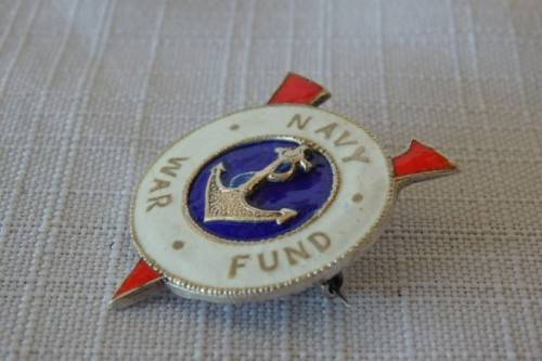 A FANTASTIC AND RARE WW2 ENAMELLED SILVER "THE WAR NAVY FUND" BADGE IN AMAZING CONDITION