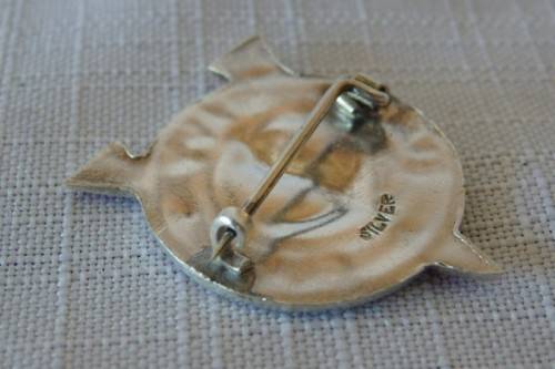 A FANTASTIC AND RARE WW2 ENAMELLED SILVER "THE WAR NAVY FUND" BADGE IN AMAZING CONDITION