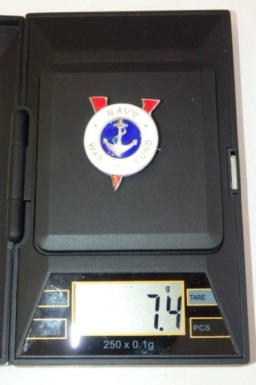 A FANTASTIC AND RARE WW2 ENAMELLED SILVER "THE WAR NAVY FUND" BADGE IN AMAZING CONDITION