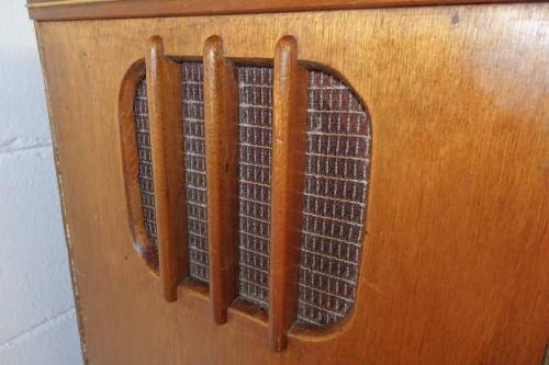 A stunning vintage/ antique? radiogram cabinet with beautiful period style detailing