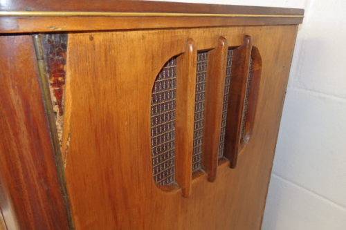 A stunning vintage/ antique? radiogram cabinet with beautiful period style detailing