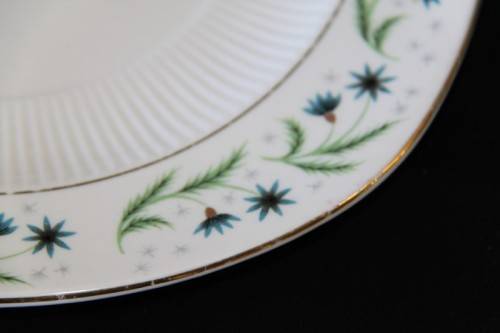 An amazing vintage "Colclough" bone china pastry/ cake platter in wonderful condition