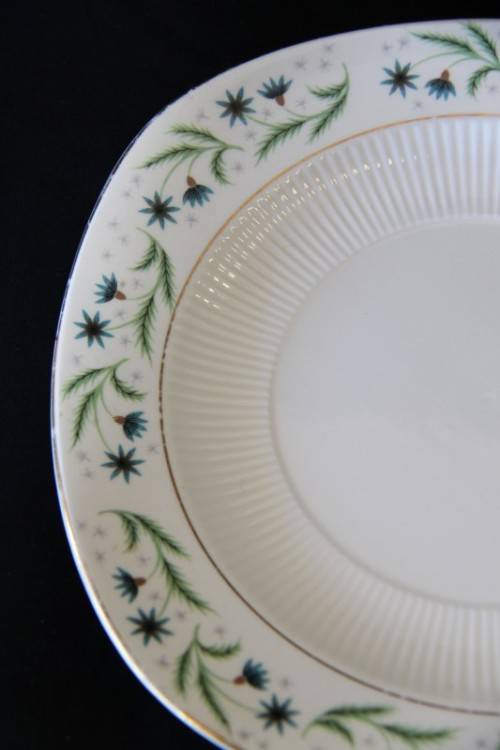 An amazing vintage "Colclough" bone china pastry/ cake platter in wonderful condition
