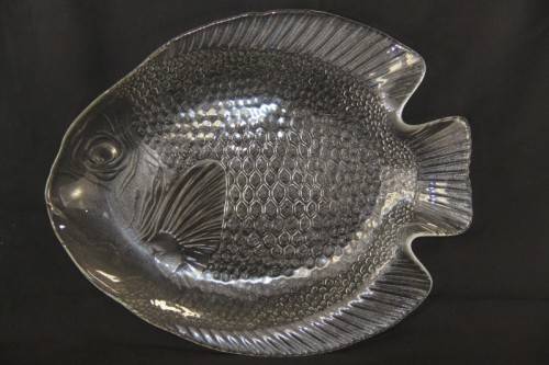 Two stunning large fish shaped glass serving platters in excellent condition - RS17Sale