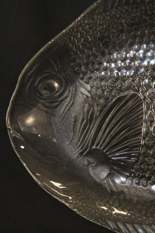 Two stunning large fish shaped glass serving platters in excellent condition - RS17Sale