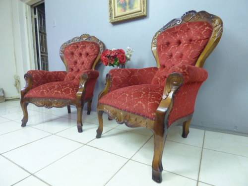 Beautiful, elegant Victorian arm chair w deep button detailing & brocade fabric! only 1 chair avail.