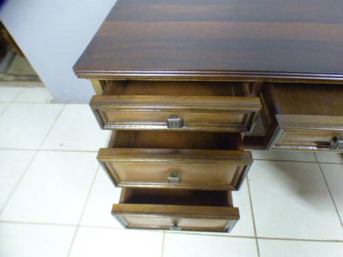 A stunning vintage 7-drawer solid teak w leather inlays office/ executives desk in awesome condition