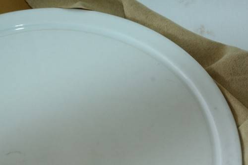 An awesome white Continental Ceramics SupraDura Pizza Plate/ Serving plate in great condition RS17