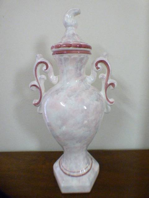 2 marvellous (x-large) lidded porcelain urn vases. Stunning in your home/office/reception! Bid/vase