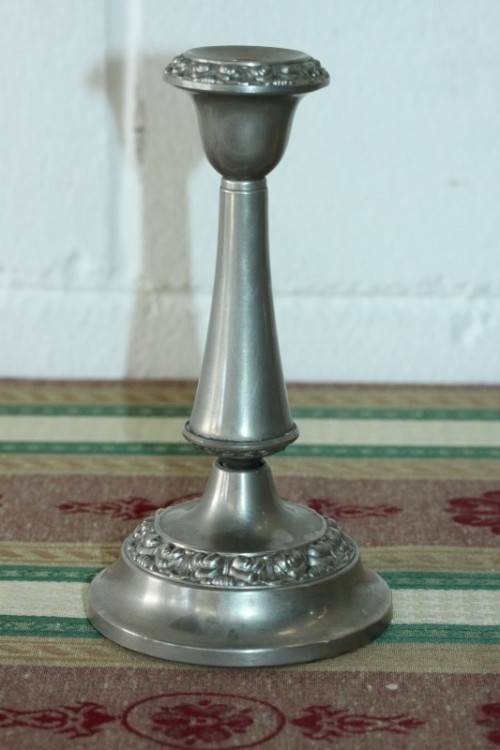 A beautiful vintage English made silver plated candle holder with stunning ornate detaining RS17