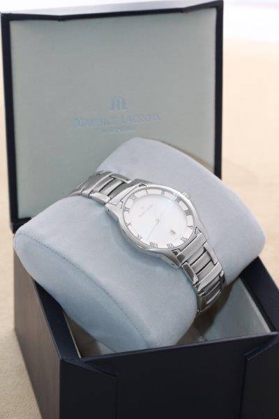A superb Swiss made Maurice Lacroix stainless steel gents watch in its original box w/ paperwork