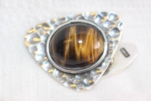 An awesome pair of silver gents chain link cuff-links with round tigers-eye stones
