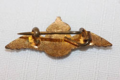 A magnificent (c.1935) Royal Air Force "pilot wings" enameled sweetheart brooch/ pin