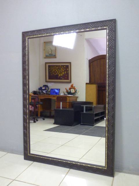 Fantastic large wall mirror w/ a fabulous wooden frame. Perfect in a large room - RS17Sale