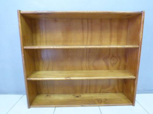 A lovely stylish wooden book case in great condition. Lovely in a study, reading room! RS17Sale