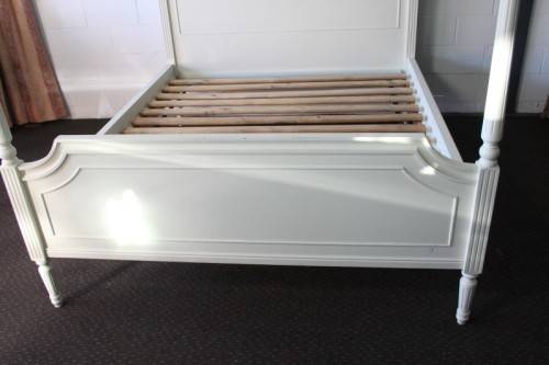 A magnificent Olympic Queen-sized (four poster) white bed in stunning condition