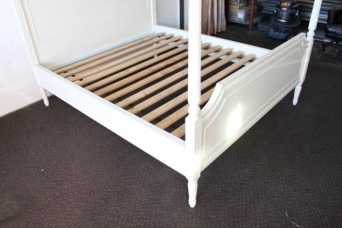 A magnificent Olympic Queen-sized (four poster) white bed in stunning condition
