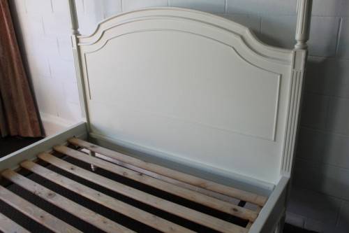 A magnificent Olympic Queen-sized (four poster) white bed in stunning condition