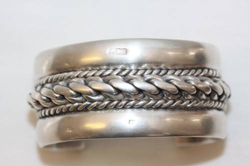 A truly spectacular vintage hand made Egyptian 800 Silver solid ladies bracelet (147.9g) = WOW!!!