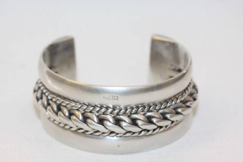 A truly spectacular vintage hand made Egyptian 800 Silver solid ladies bracelet (147.9g) = WOW!!!
