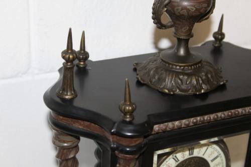 **RS17** A larger red marble & glass double-door pendulum mantle clock w/ a porcelain dial .