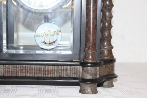 **RS17** A larger red marble & glass double-door pendulum mantle clock w/ a porcelain dial .