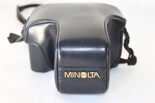 A Minolta Dynax 3xi 35mm film camera with a AF 35-80mm lens in a bag - RS17Sale